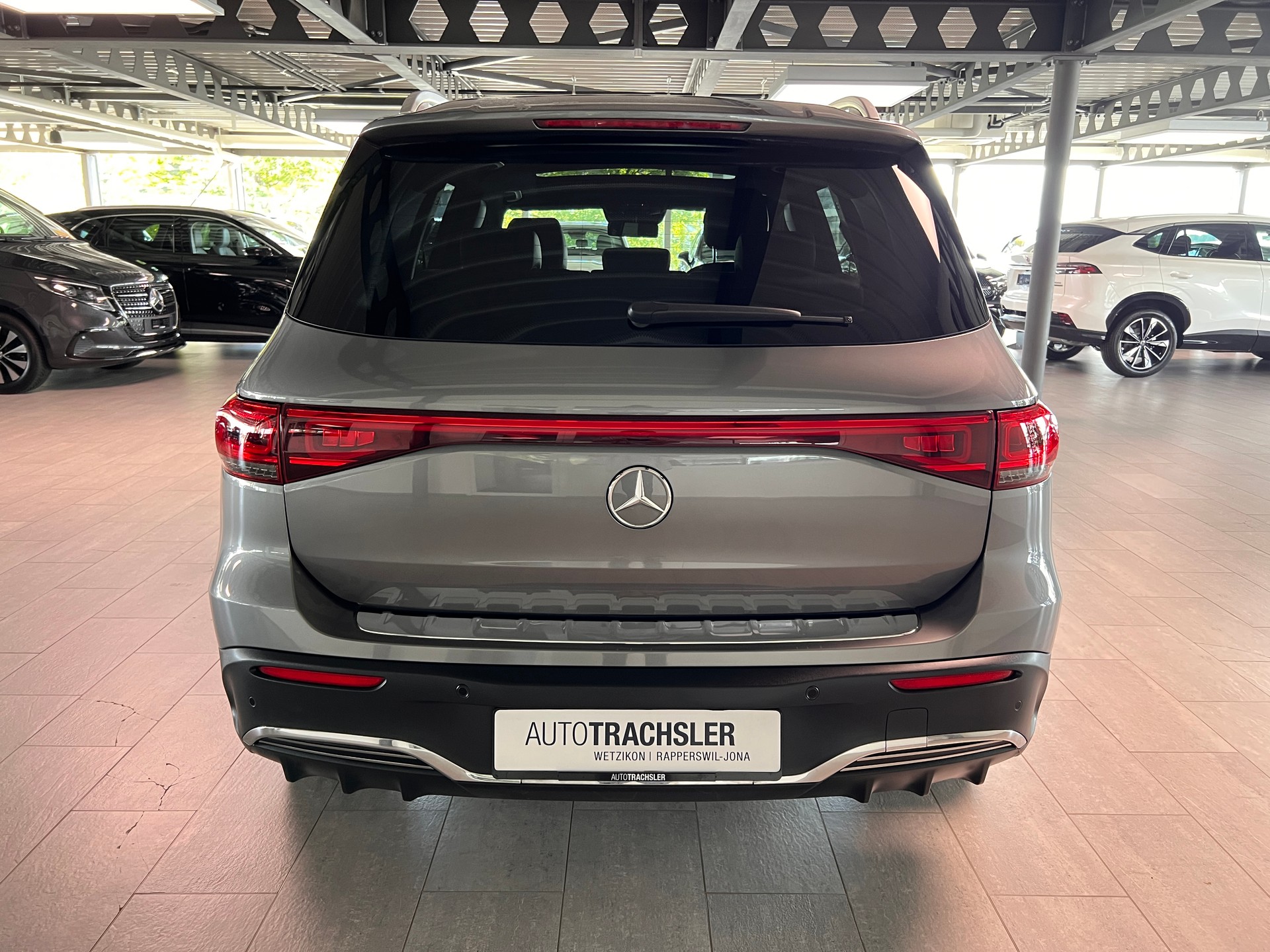 MERCEDES-BENZ EQB 350 AMG Line 4Matic-image-4