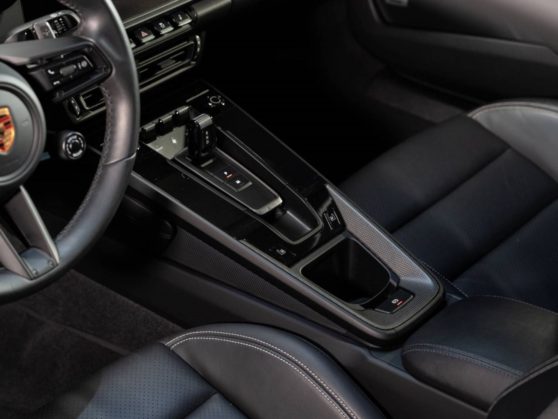 PORSCHE 911 Carrera 4 GTS-image-11