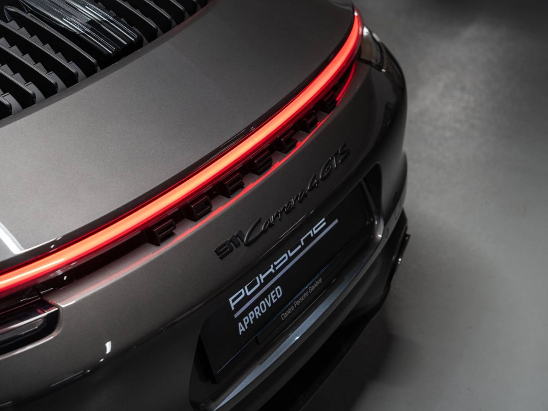 PORSCHE 911 Carrera 4 GTS-image-21