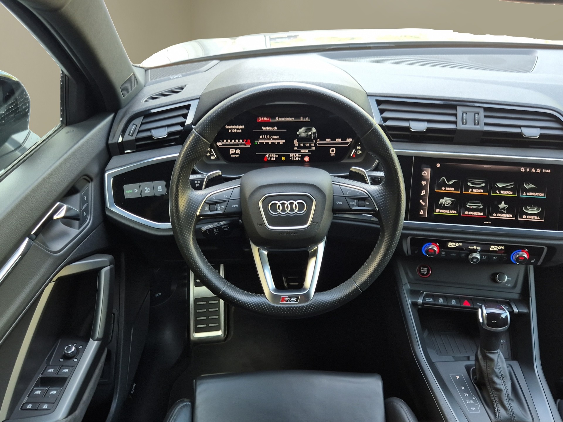 AUDI RS Q3 Sportback quattro S tronic-image-11