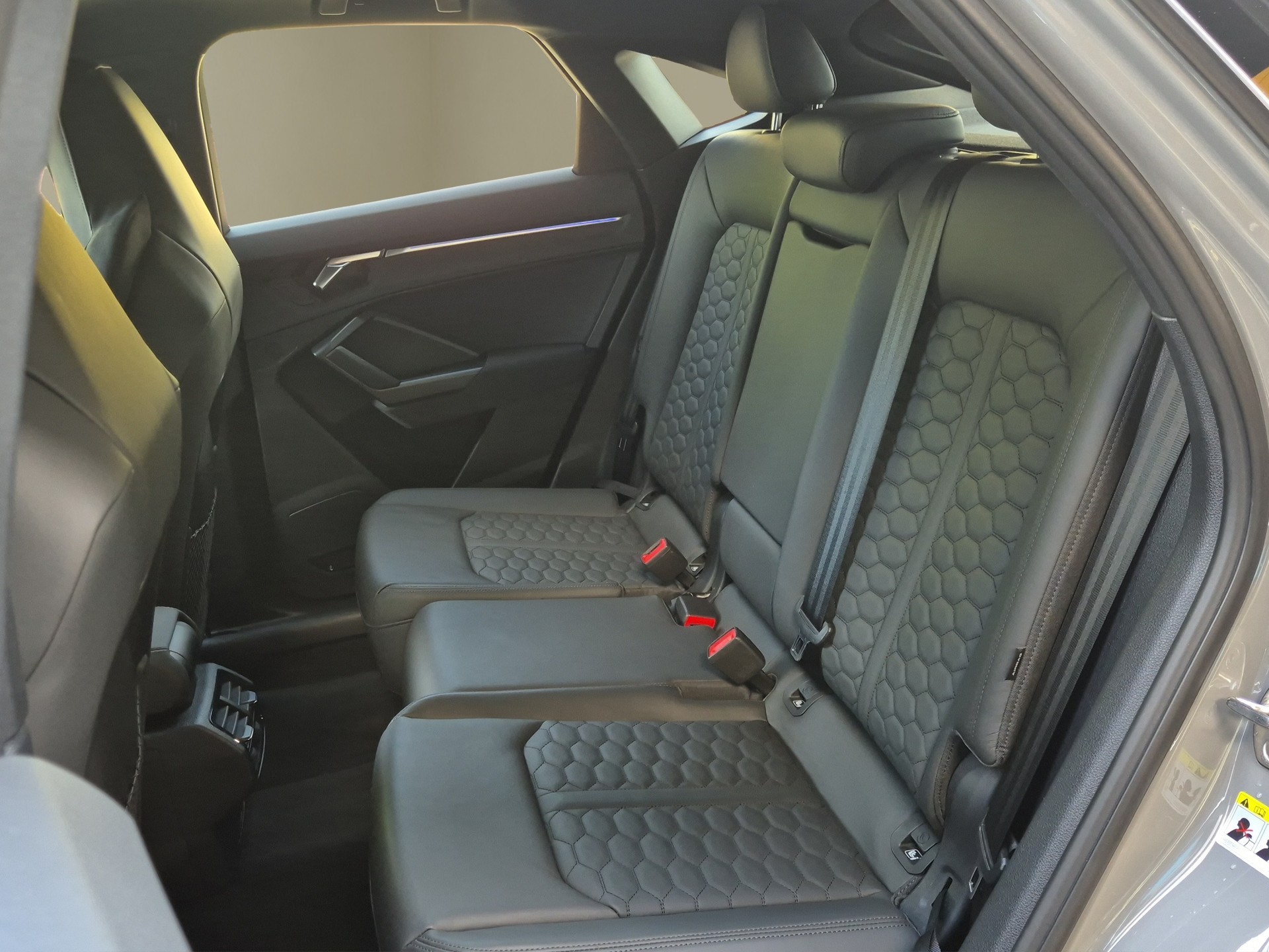 AUDI RS Q3 Sportback quattro S tronic-image-15
