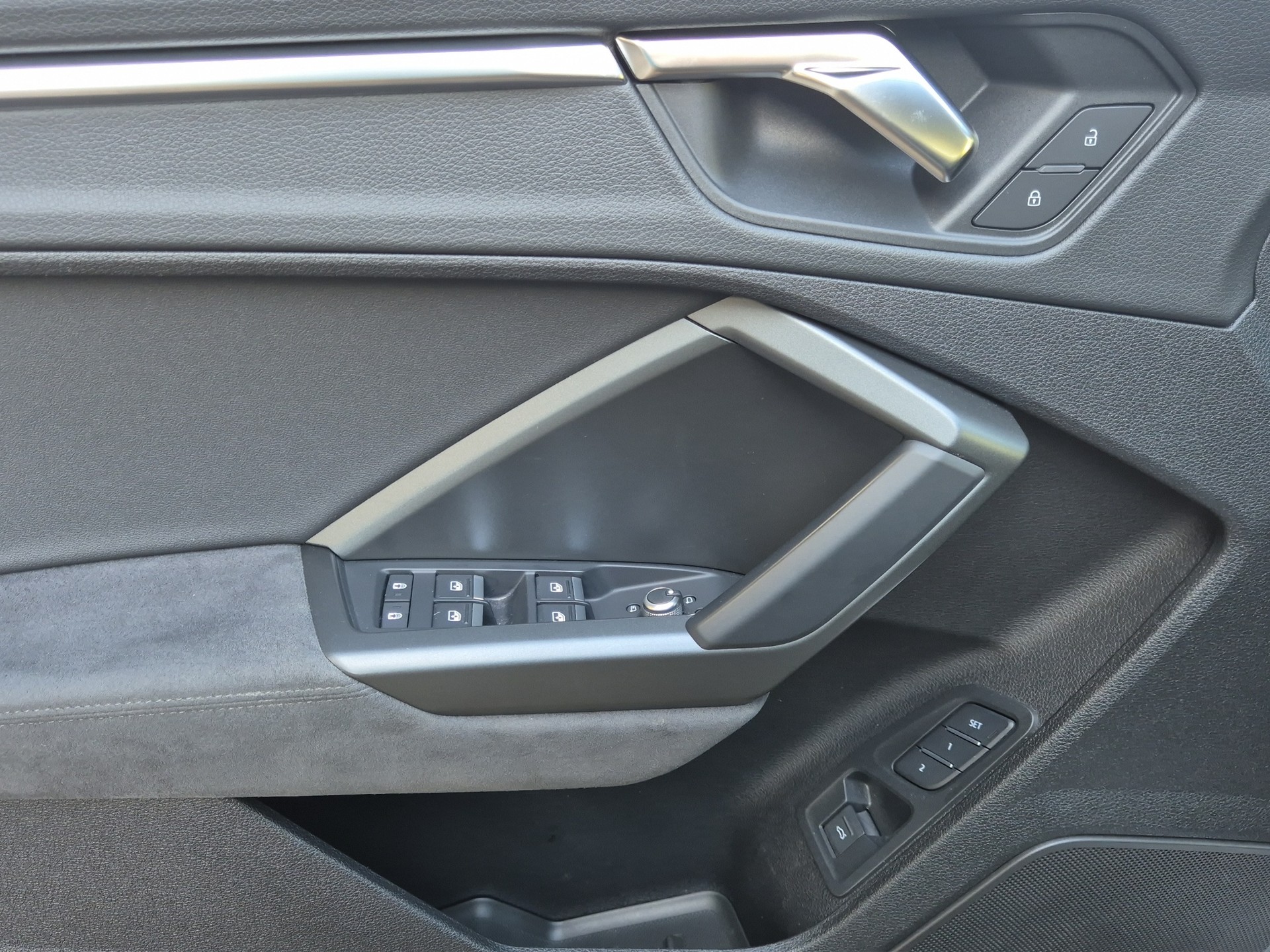 AUDI RS Q3 Sportback quattro S tronic-image-13