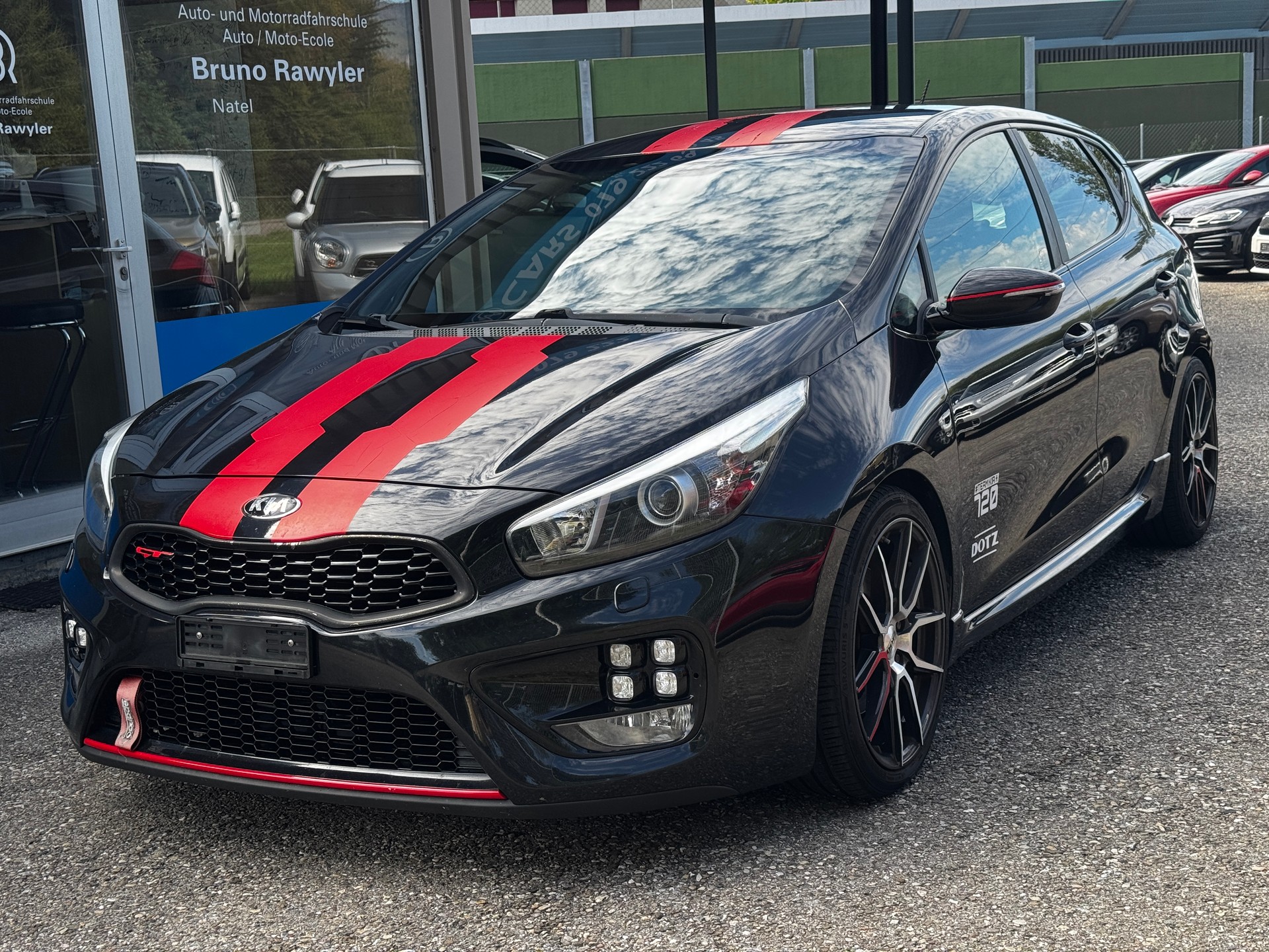 KIA Cee'd 1.6 GDi Turbo GT-image-2