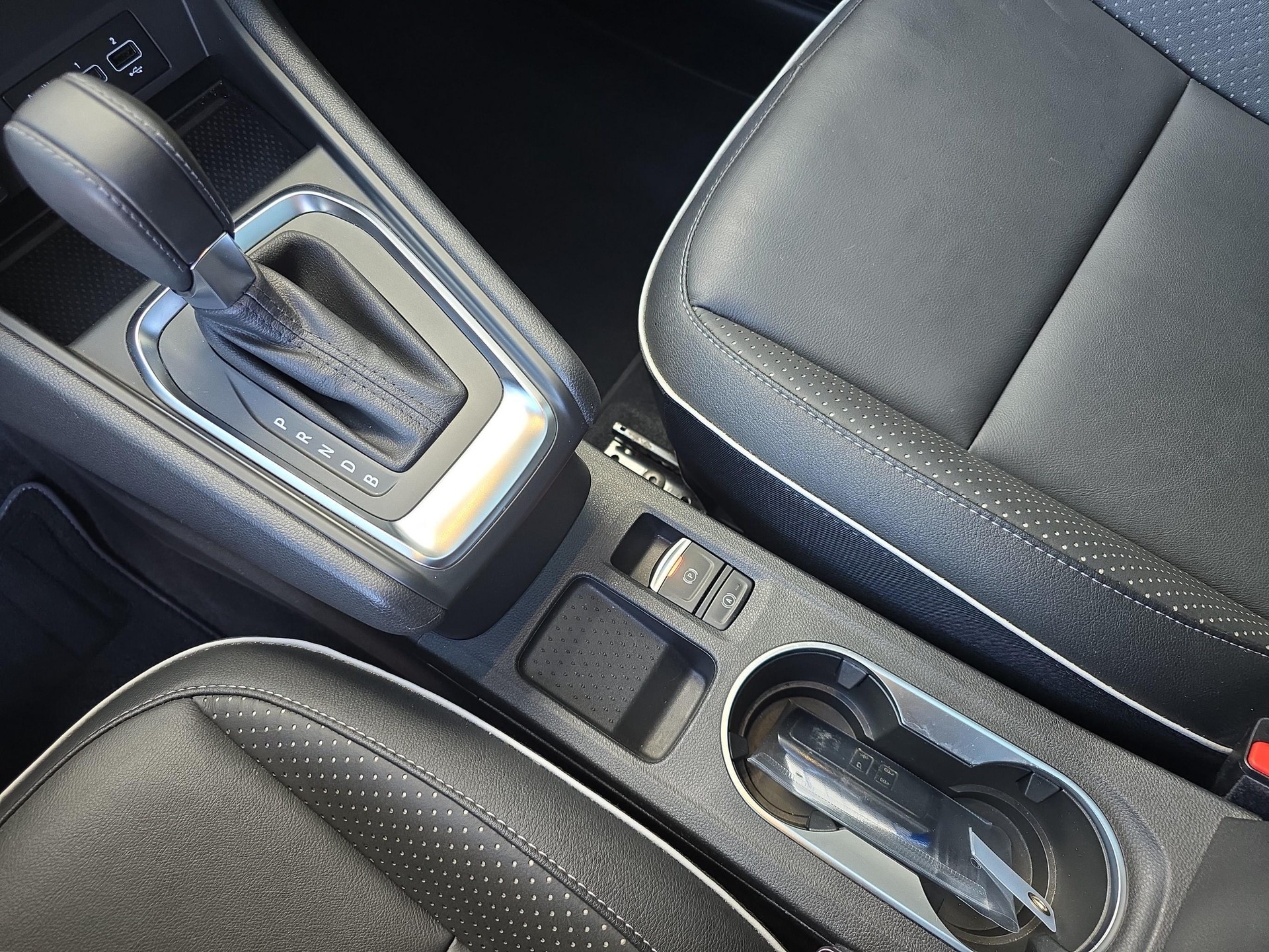 MITSUBISHI ASX 1.6 PHEV Intense-image-17
