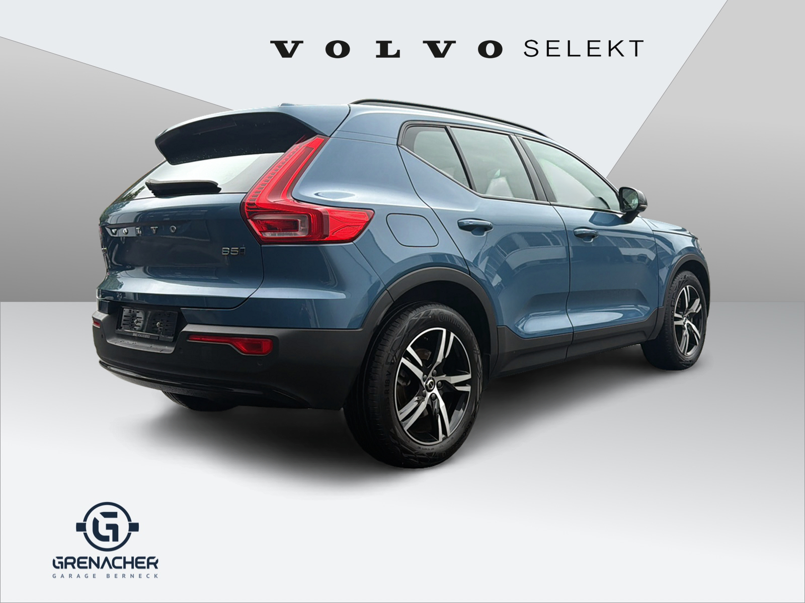 VOLVO XC40 2.0 B5 MH Plus Dark AWD-image-5