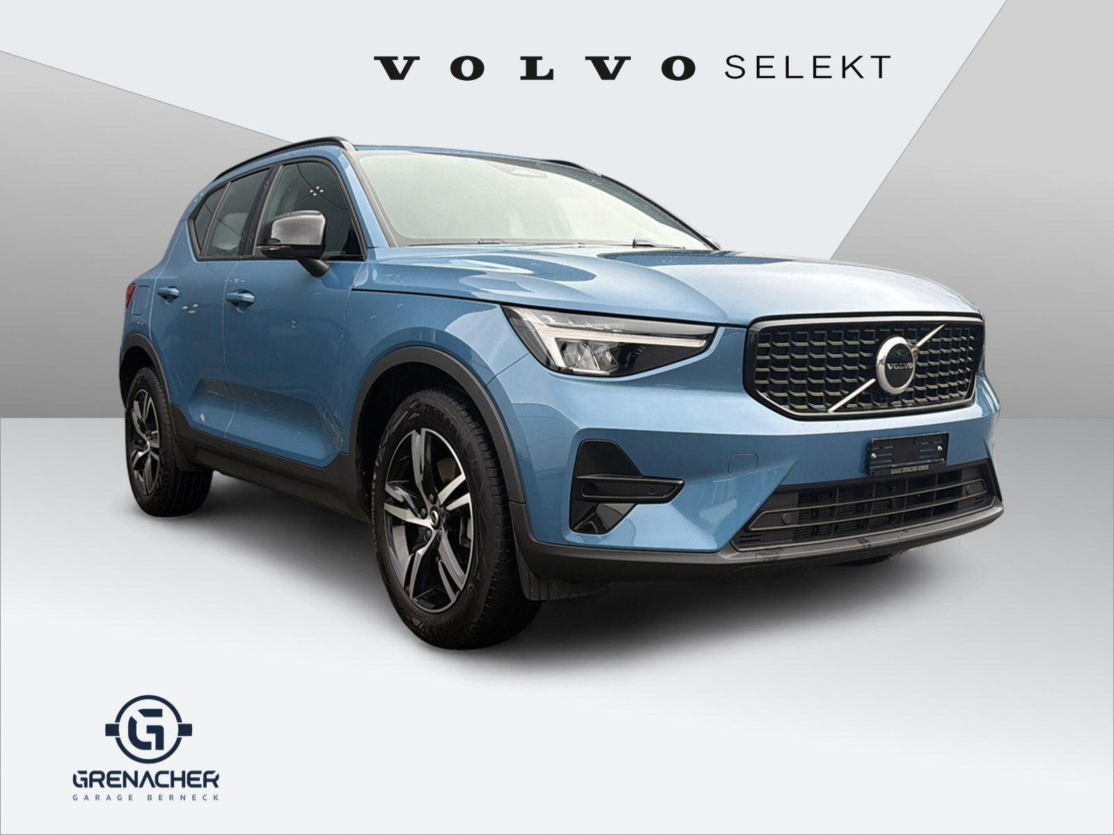 VOLVO XC40 2.0 B5 MH Plus Dark AWD-image-4