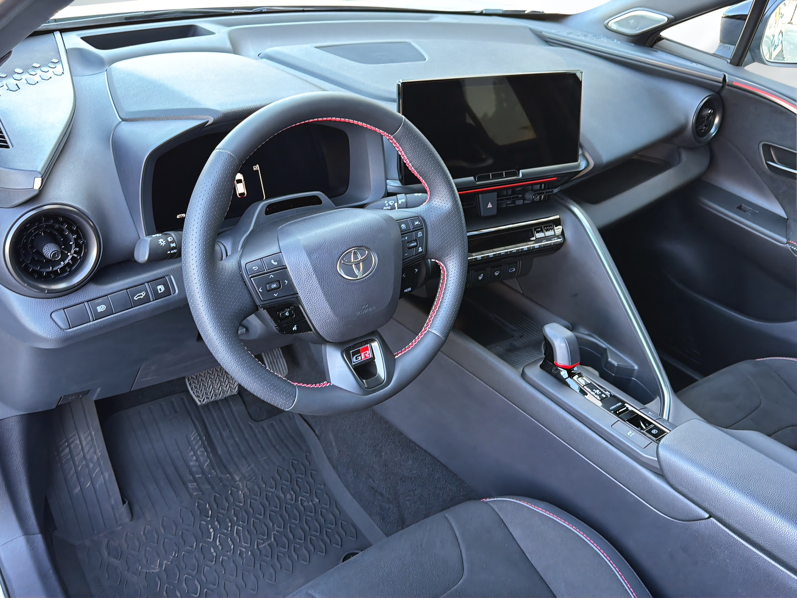 TOYOTA C-HR 2.0 HSD CVT GR Sport Premiere 4WD-image-4