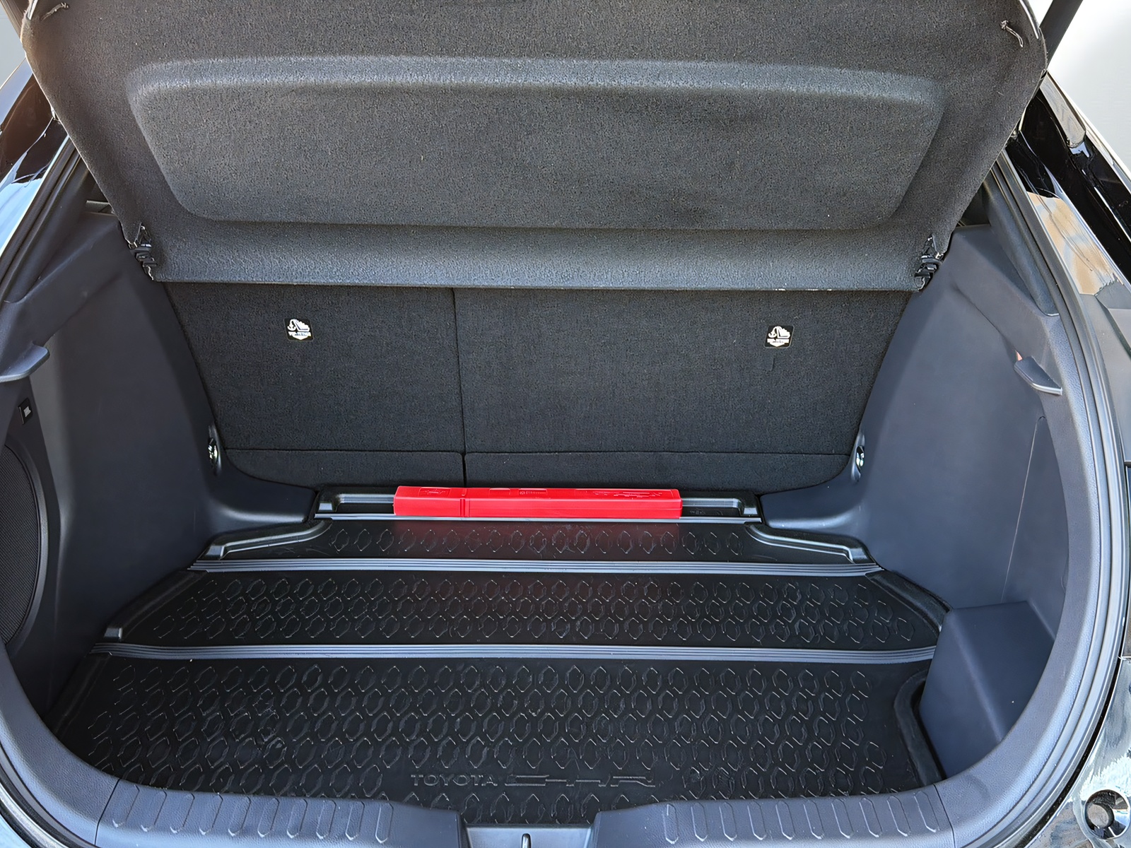 TOYOTA C-HR 2.0 HSD CVT GR Sport Premiere 4WD-image-12