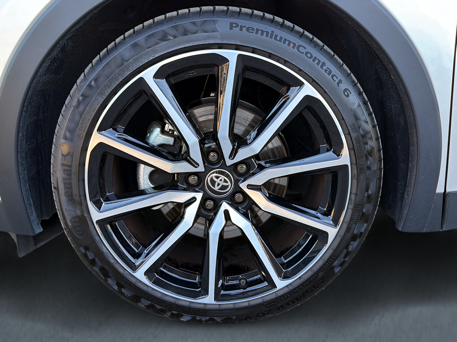 TOYOTA C-HR 2.0 HSD CVT GR Sport Premiere 4WD-image-13