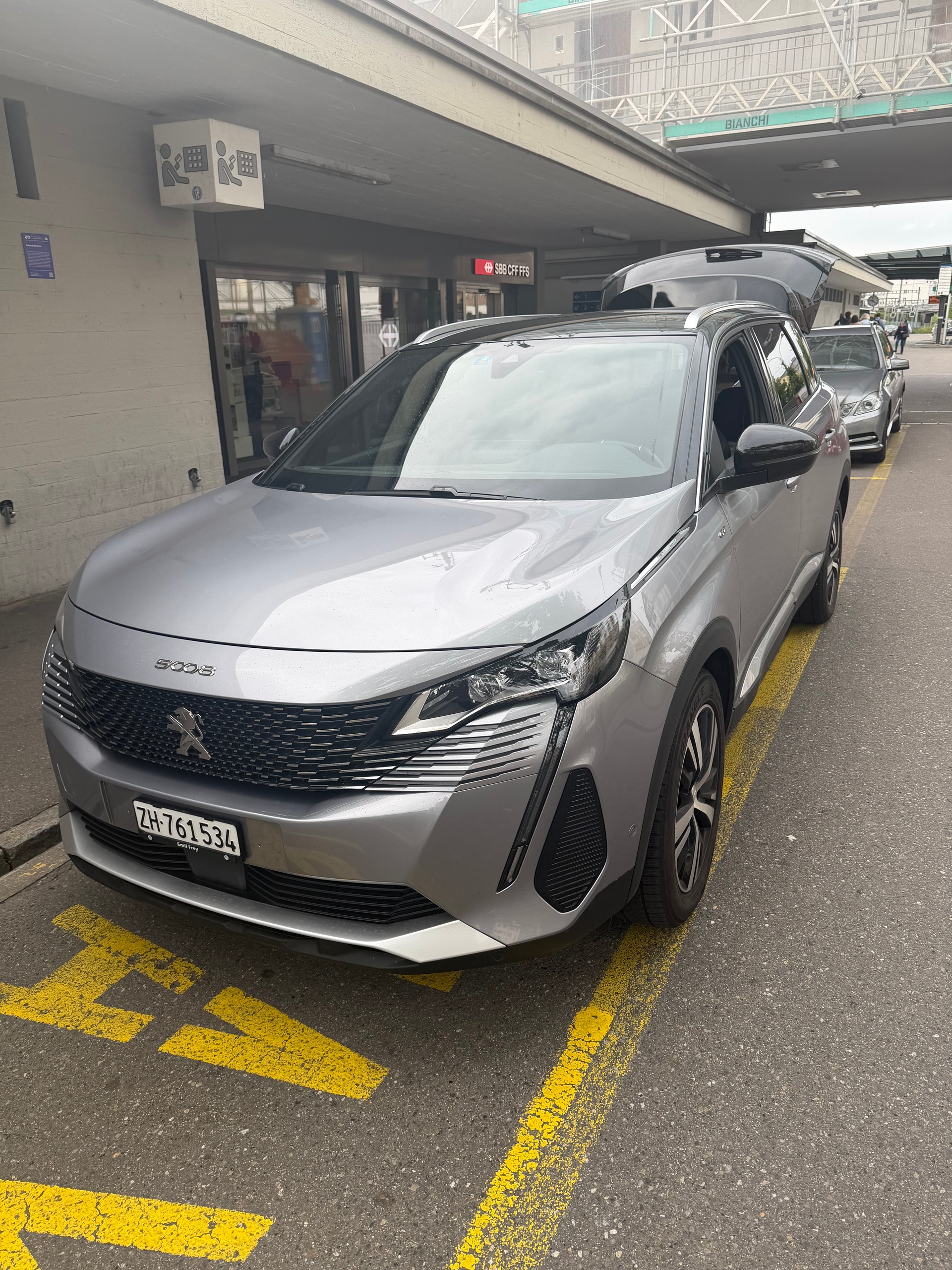 PEUGEOT 1.5 BlueHDi GT-image-0
