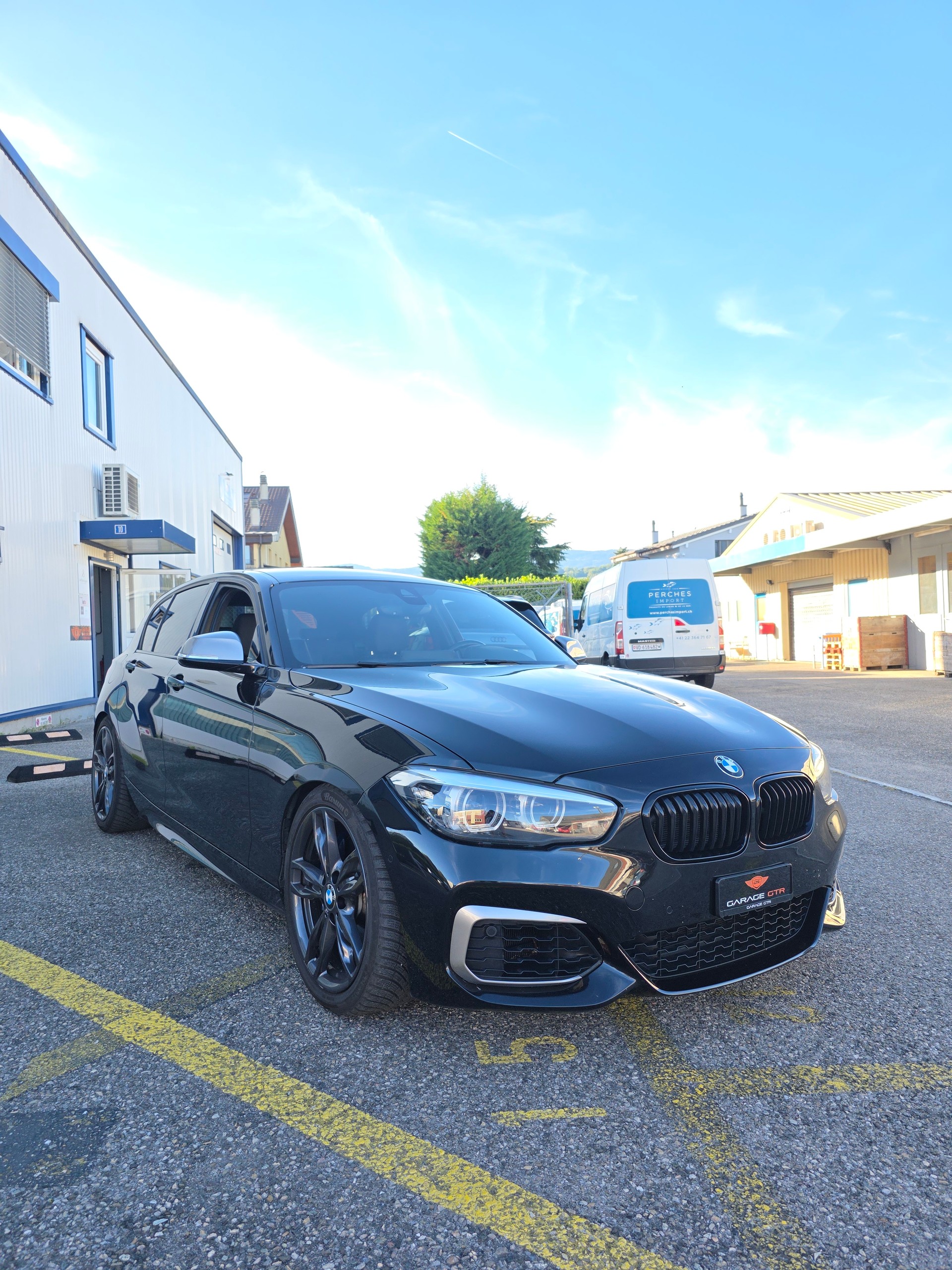BMW M140i xDrive Steptronic-image-2