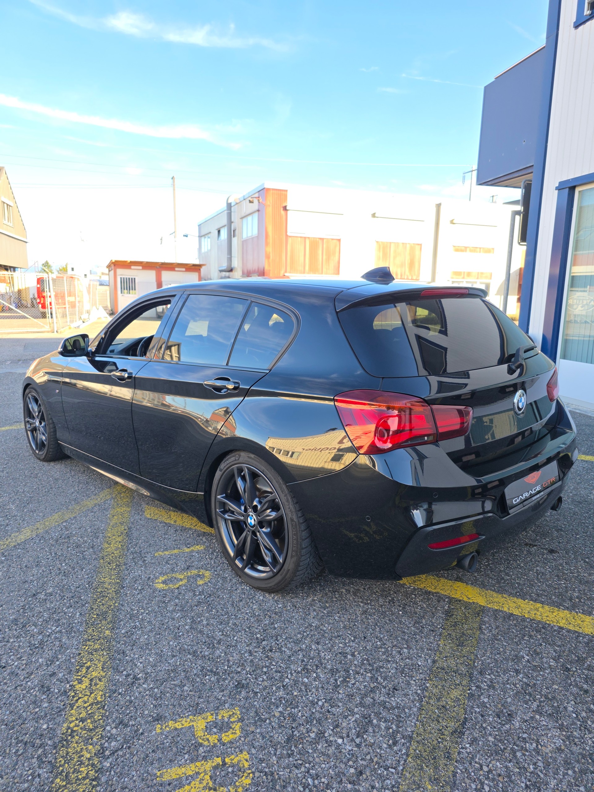 BMW M140i xDrive Steptronic-image-5