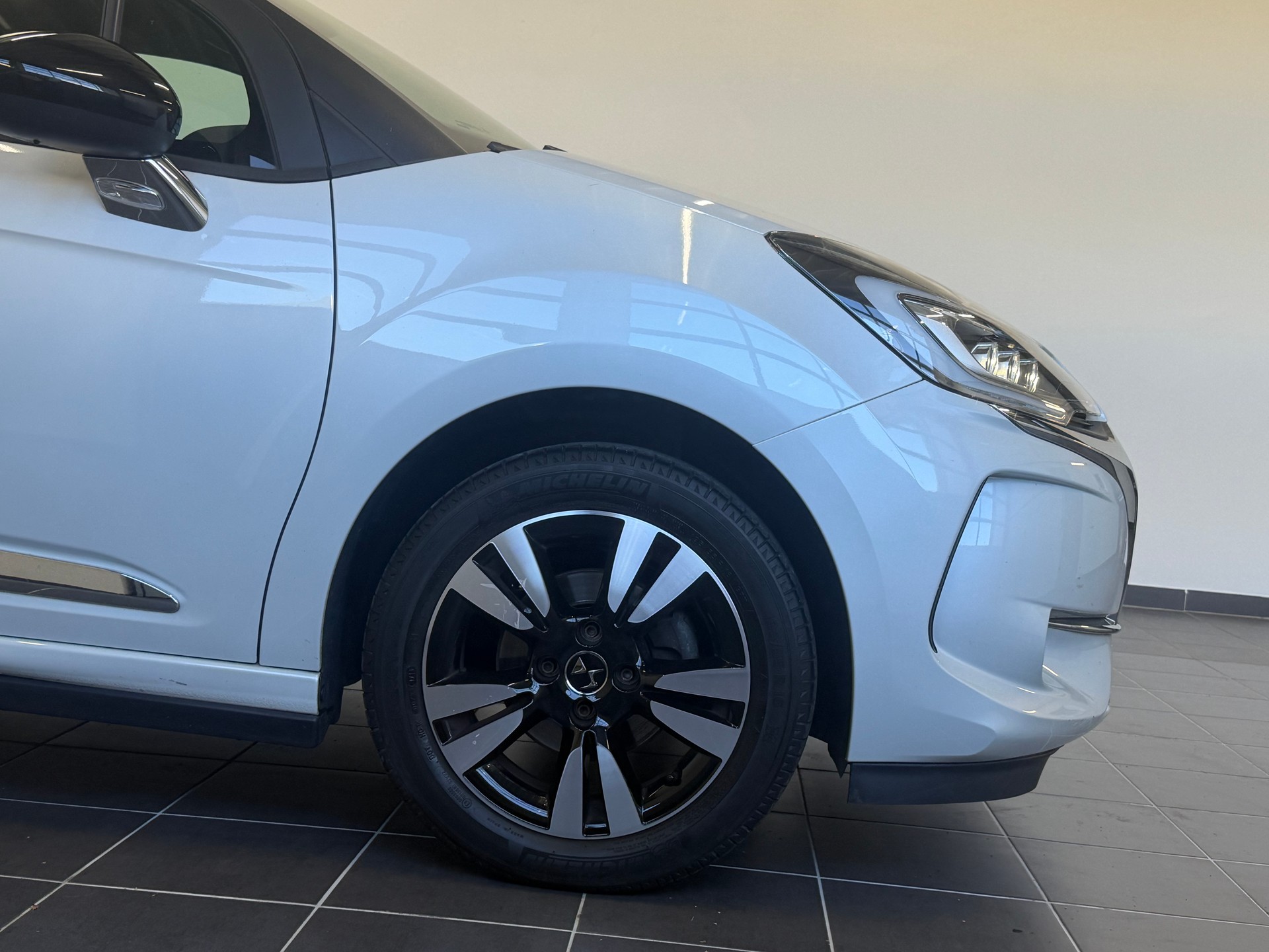 DS AUTOMOBILES DS 3 1.2 PureTech SO Chic-image-7