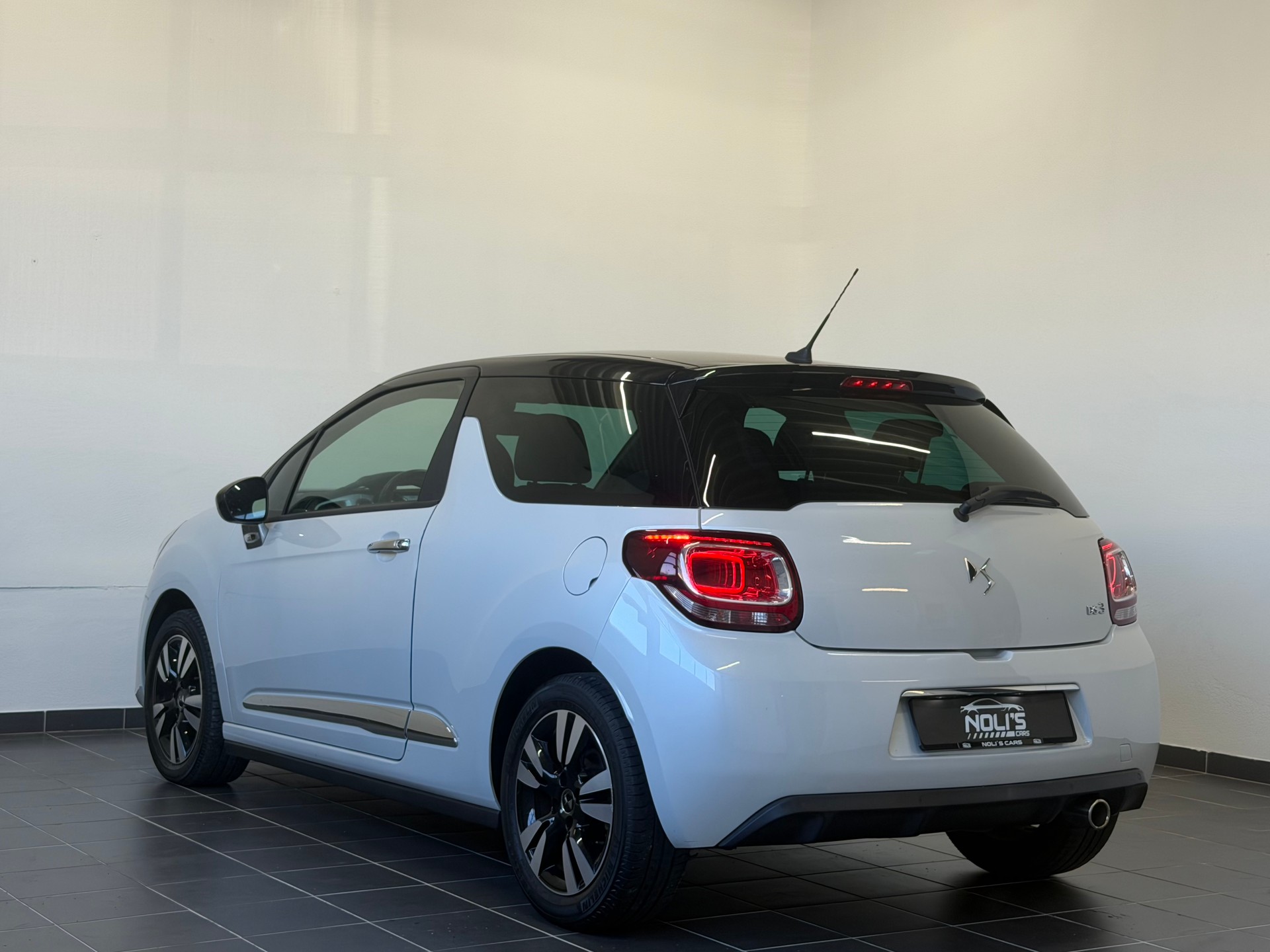 DS AUTOMOBILES DS 3 1.2 PureTech SO Chic-image-5