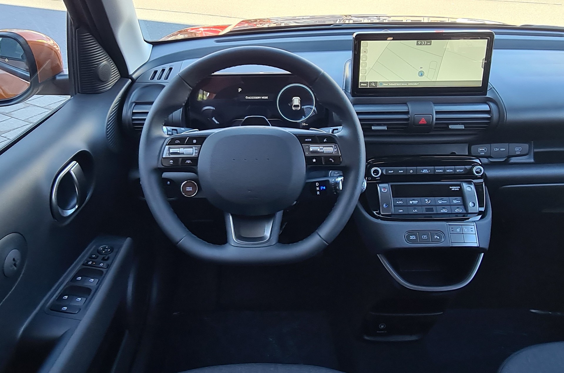 HYUNDAI Inster 49kWh Amplia-image-12