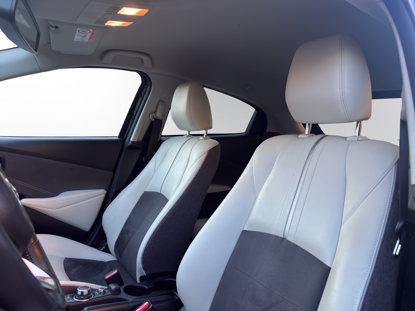 MAZDA 2 G 90 Revolution-image-5