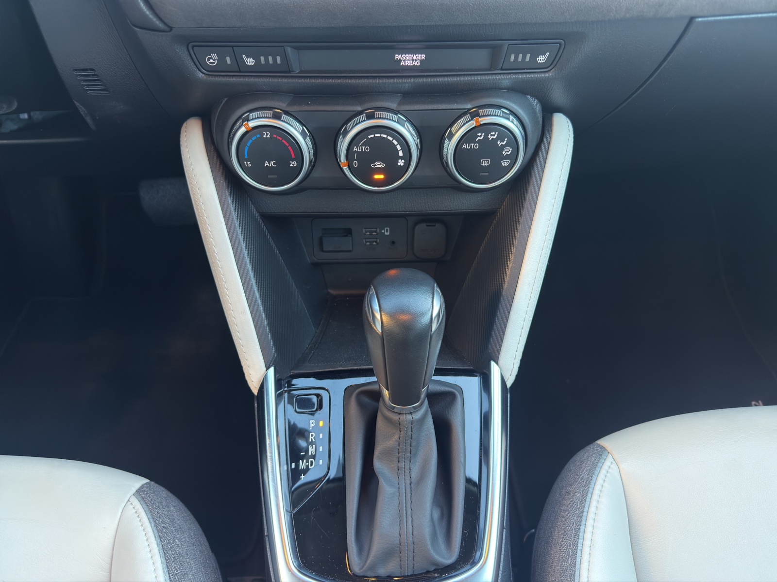 MAZDA 2 G 90 Revolution-image-9