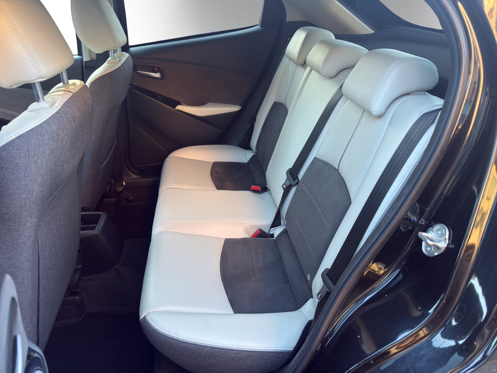 MAZDA 2 G 90 Revolution-image-7