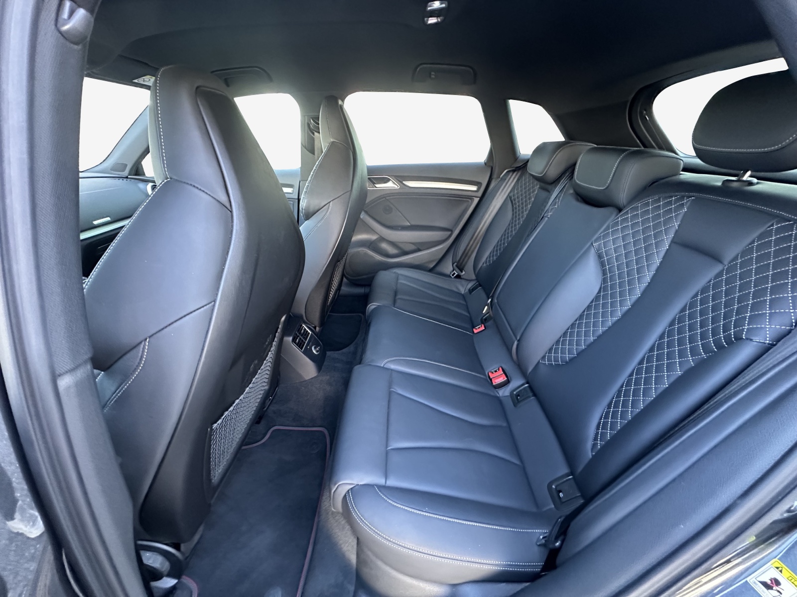 AUDI S3 Sportback 2.0 TFSI quattro S-tronic-image-11