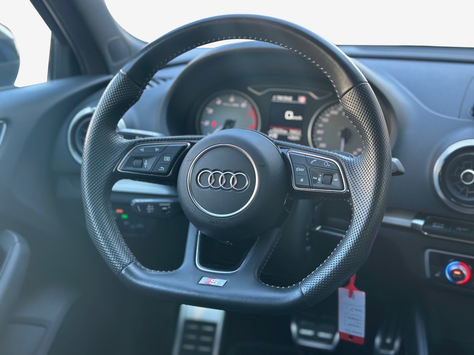 AUDI S3 Sportback 2.0 TFSI quattro S-tronic-image-9