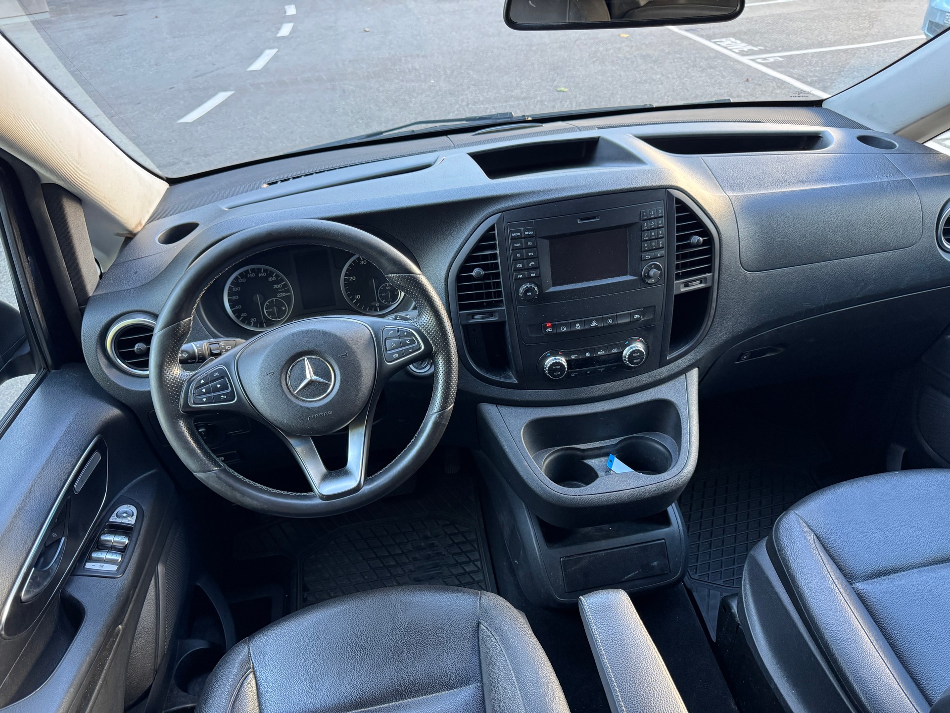 MERCEDES-BENZ Vito 119 BlueTEC Tourer Select L 4Matic 7G-Tronic-image-11