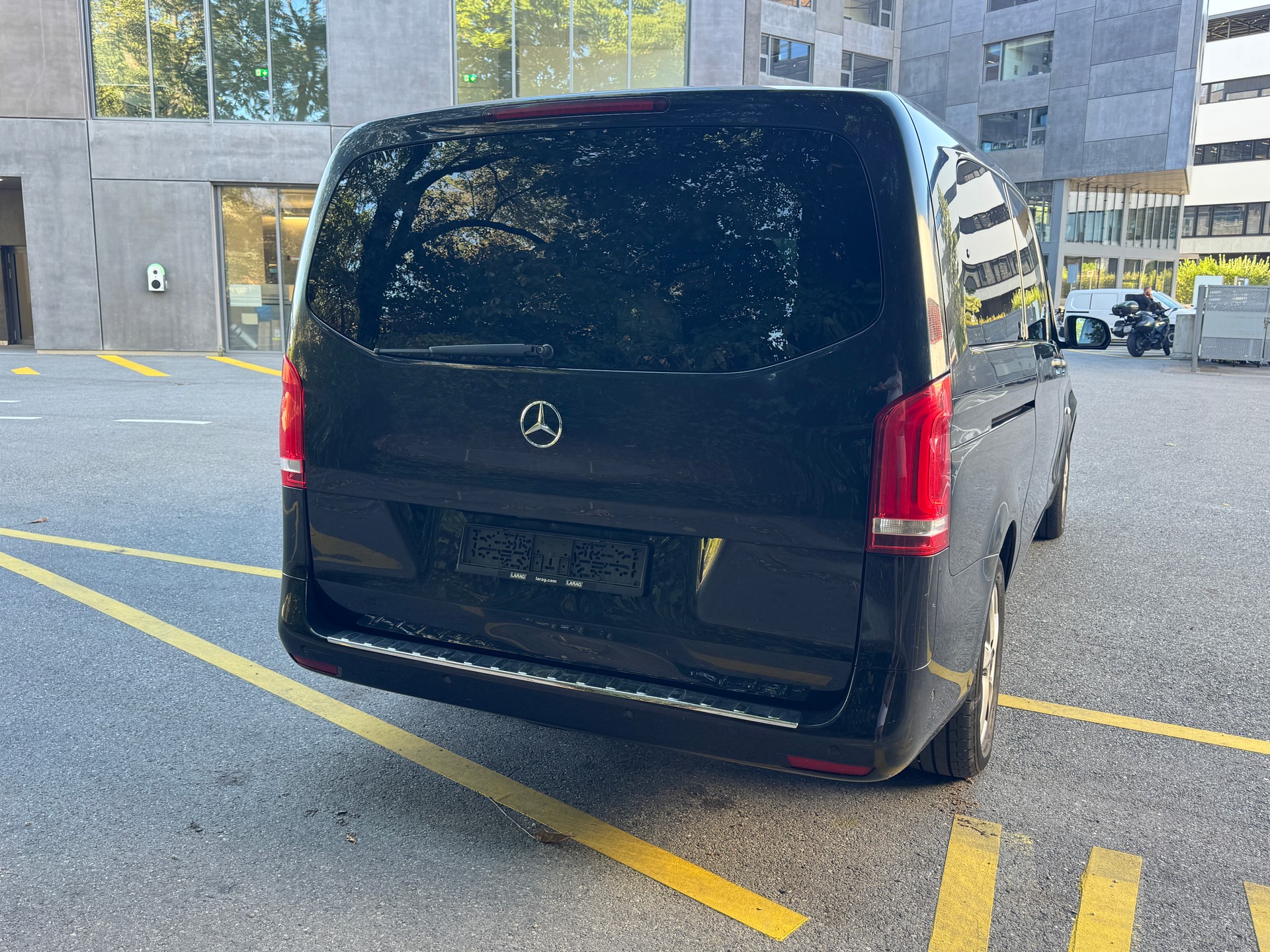 MERCEDES-BENZ Vito 119 BlueTEC Tourer Select L 4Matic 7G-Tronic-image-5
