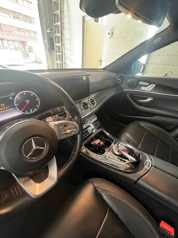 MERCEDES-BENZ E 220 d Swiss Star AMG Line 4Matic 9G-Tronic-image-3