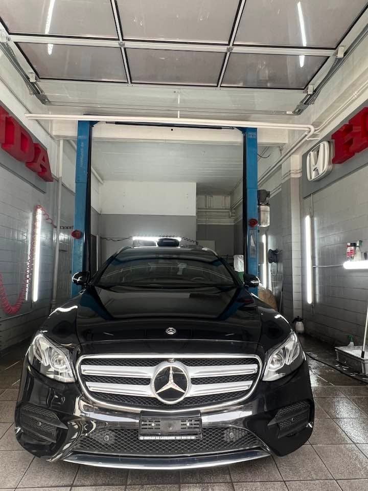 MERCEDES-BENZ E 220 d Swiss Star AMG Line 4Matic 9G-Tronic-image-0