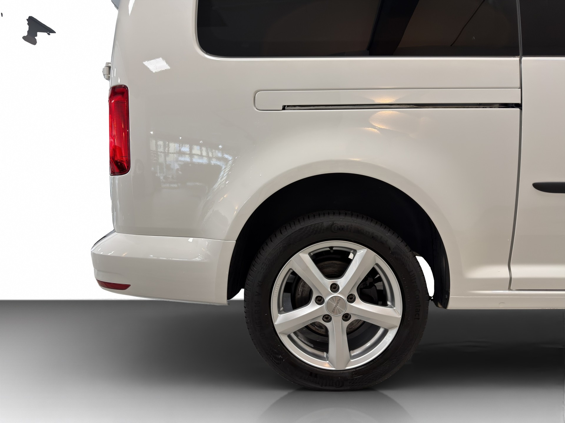VW Caddy Maxi 1.4 TSI Family-image-11