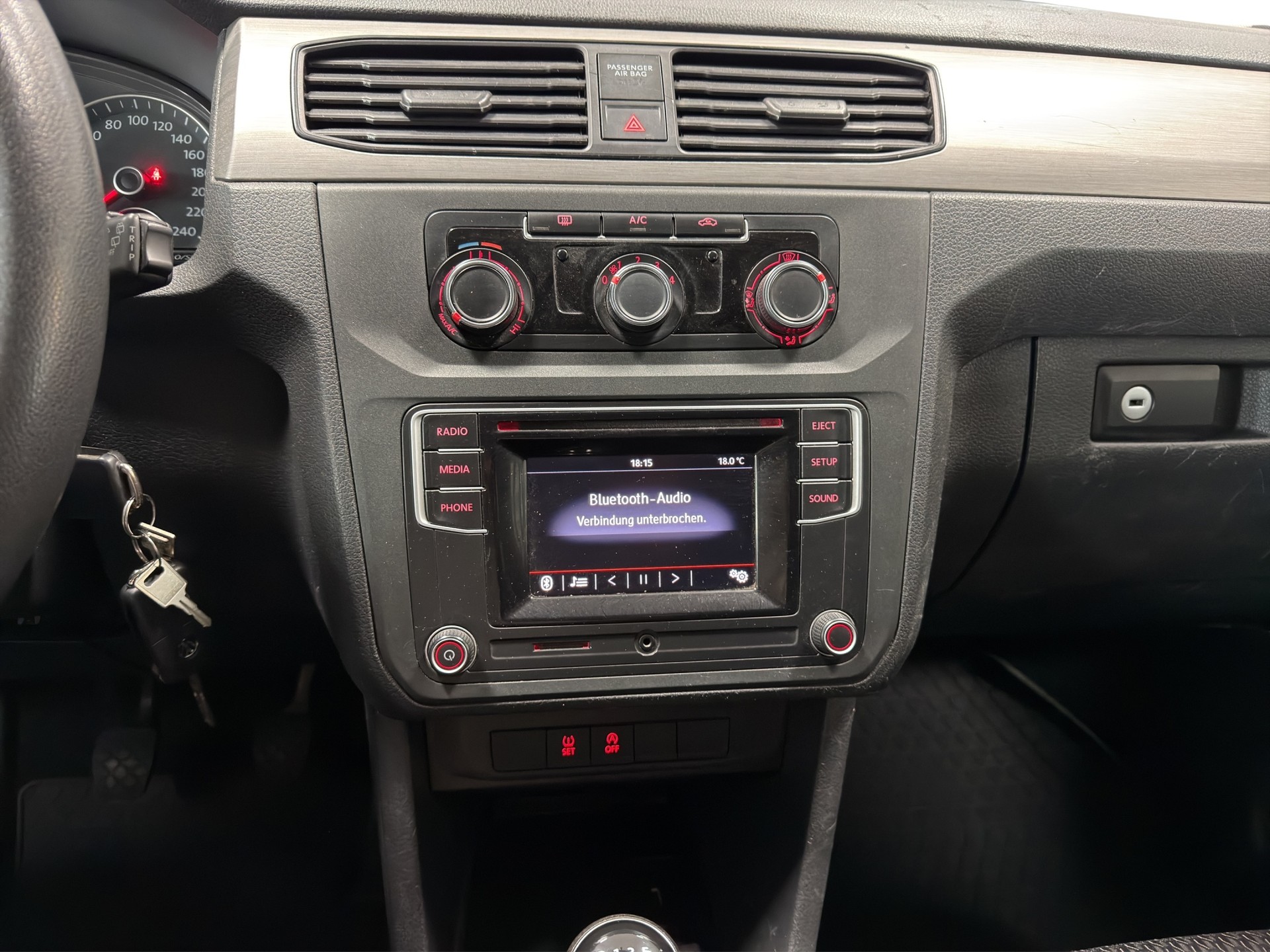 VW Caddy Maxi 1.4 TSI Family-image-25