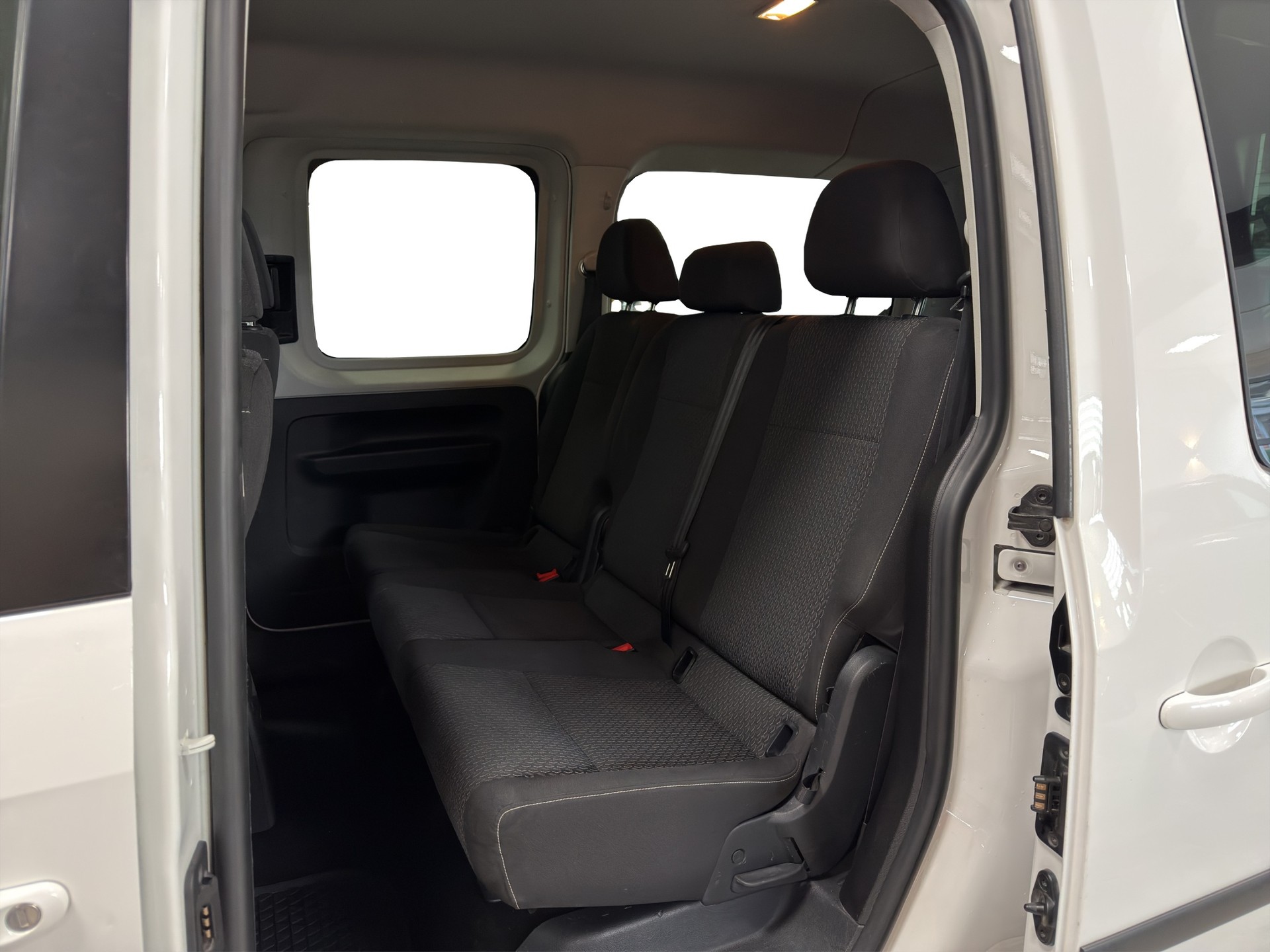 VW Caddy Maxi 1.4 TSI Family-image-16