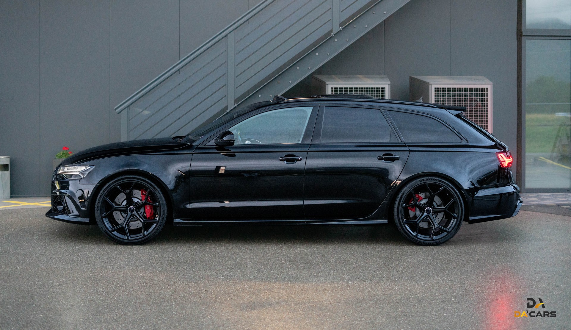 AUDI RS6 Avant 4.0 TFSI V8 performance quattro-image-2