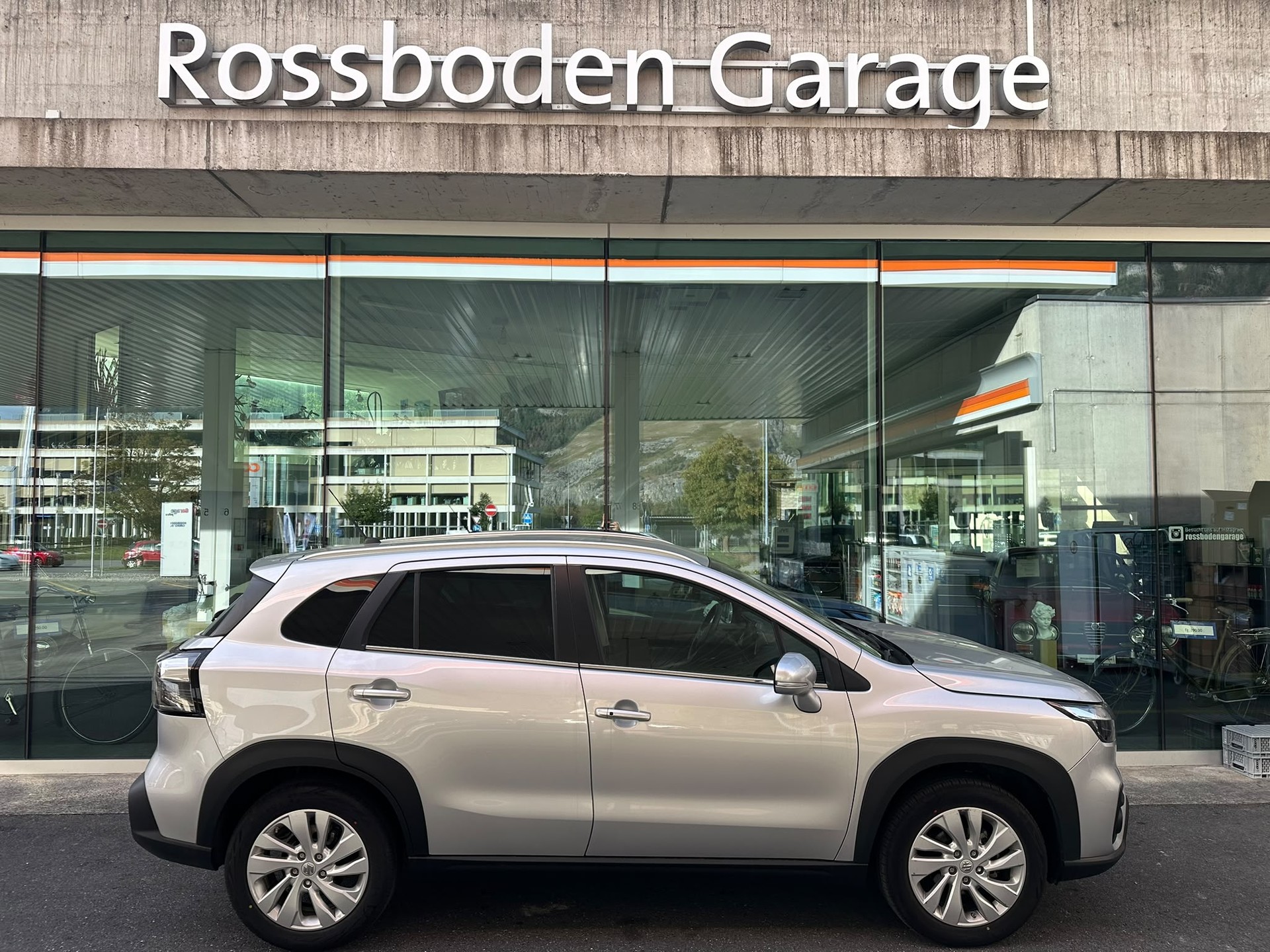SUZUKI S-Cross 1.4 Compact+ Hybrid AllGrip Automat-image-1