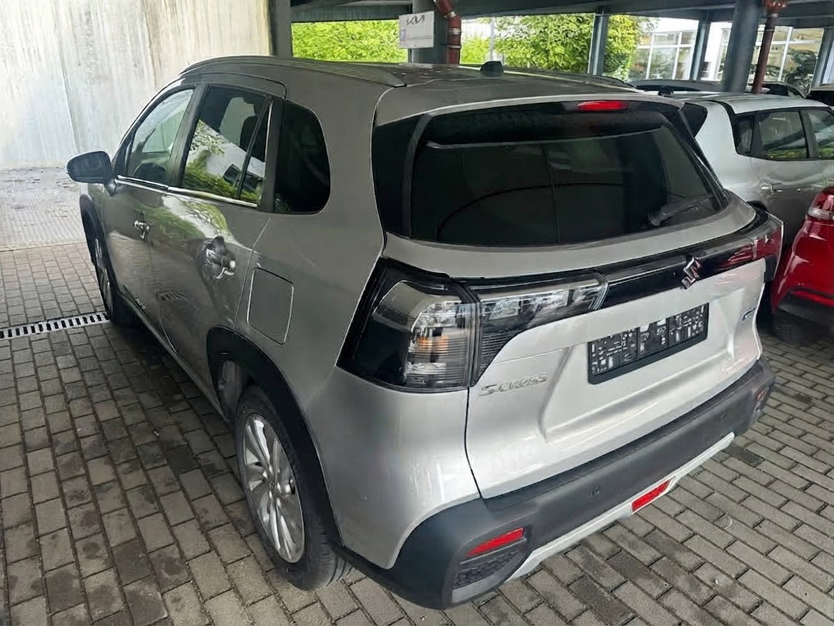 SUZUKI S-Cross 1.4 Compact+ Hybrid AllGrip Automatic-image-2