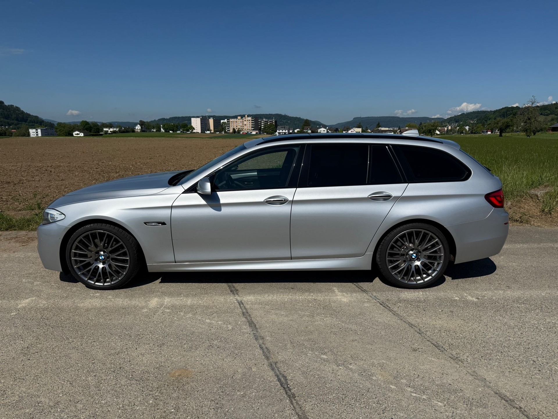 BMW 535i xDrive Touring Steptronic-image-1