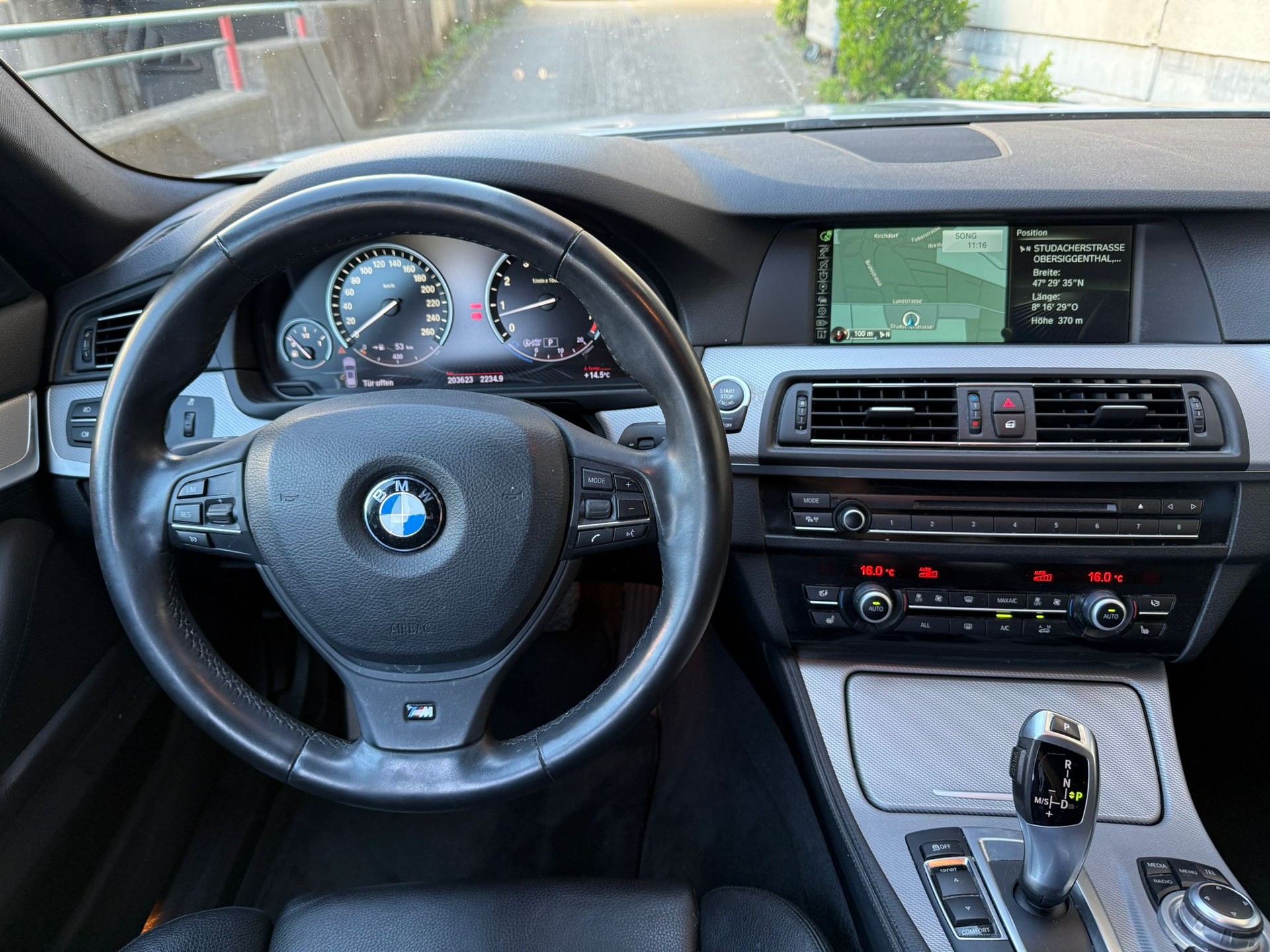 BMW 535i xDrive Touring Steptronic-image-10
