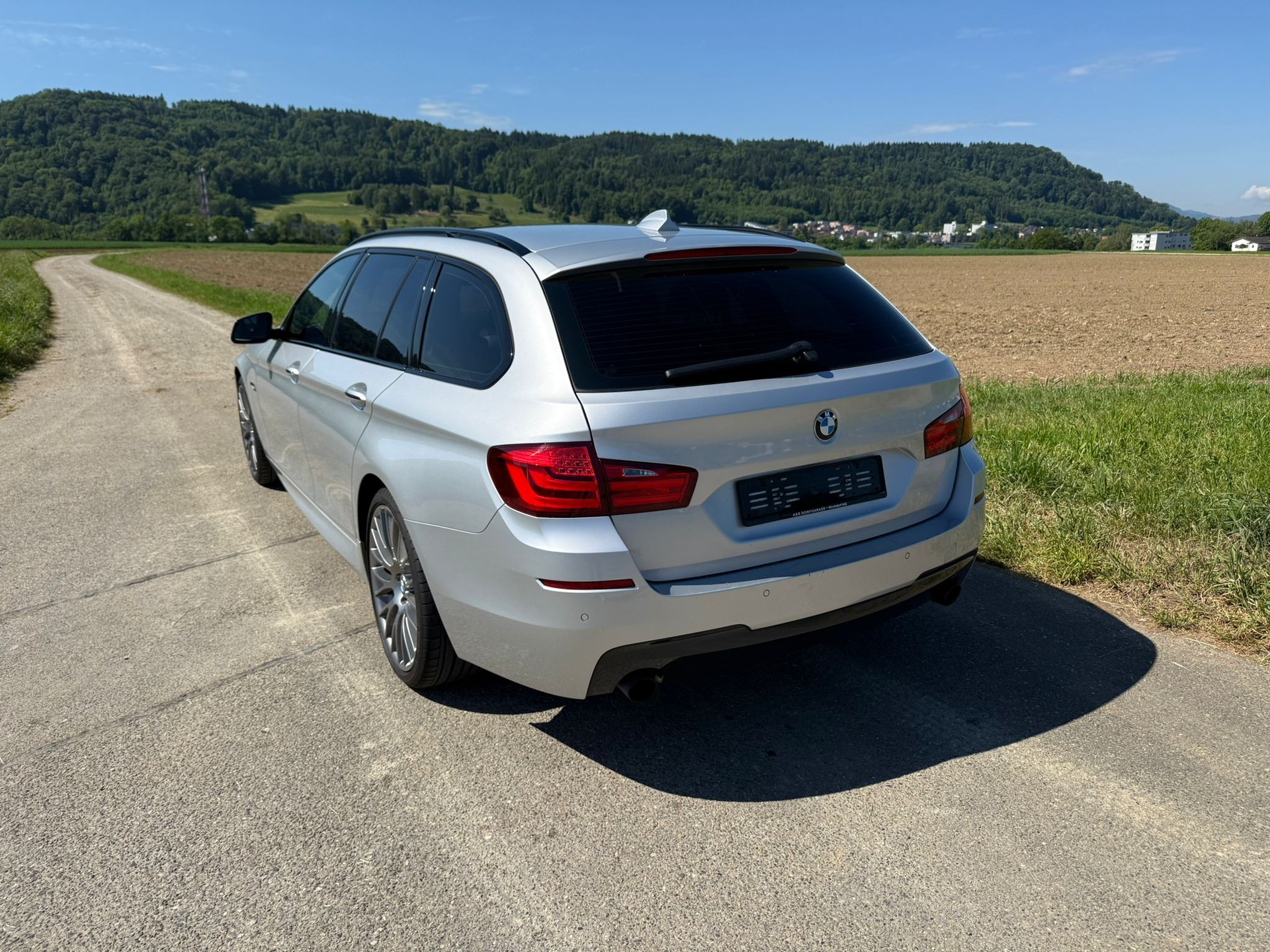BMW 535i xDrive Touring Steptronic-image-2