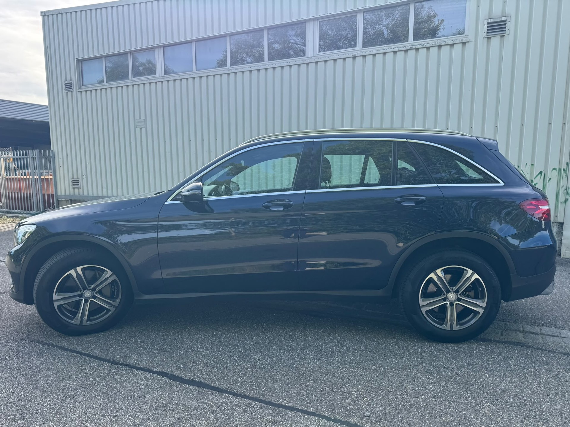 MERCEDES-BENZ GLC 220d Off-Road 4Matic 9G-Tronic-image-3