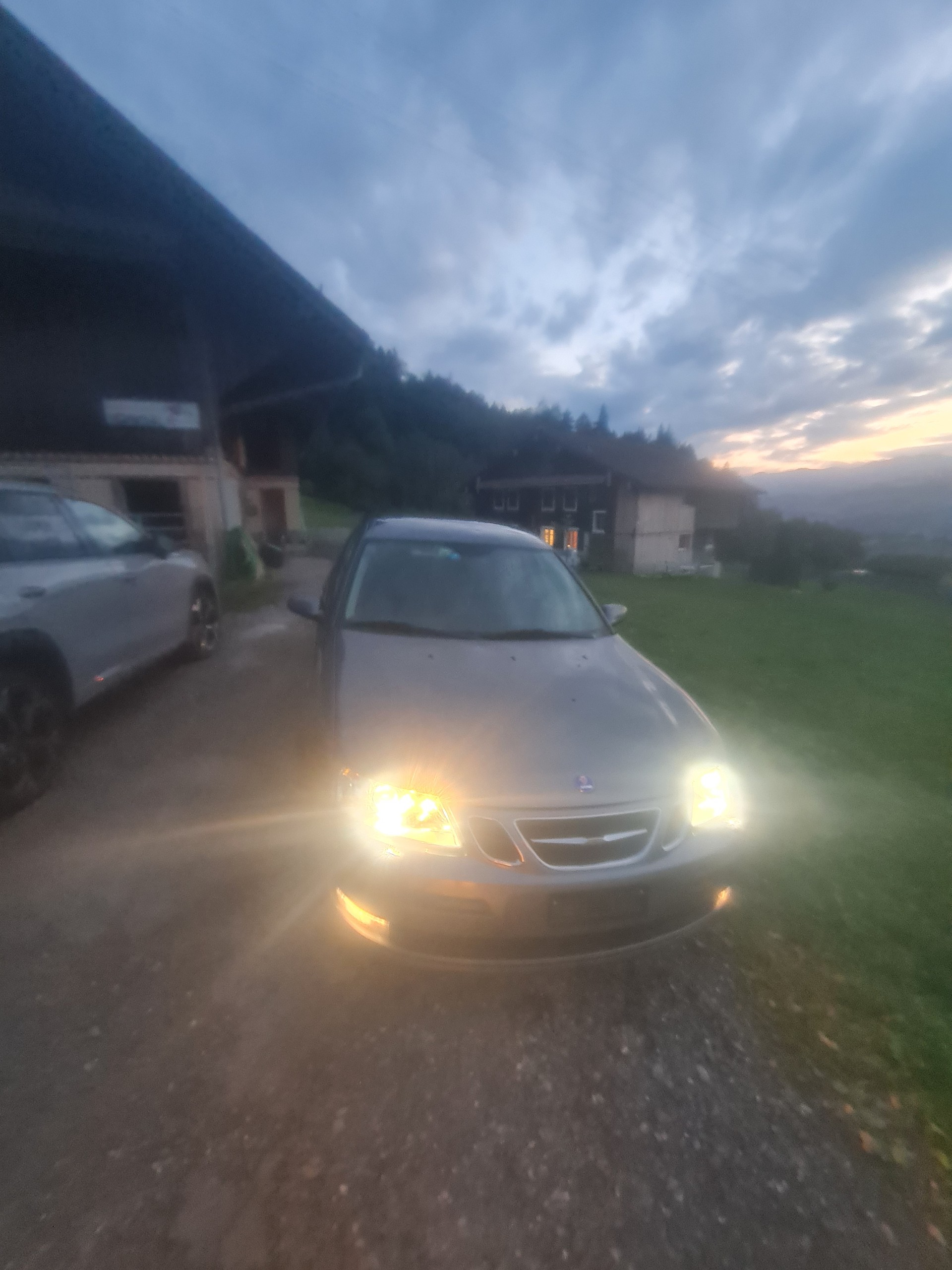SAAB 9-3 2.0T Vector-image-2