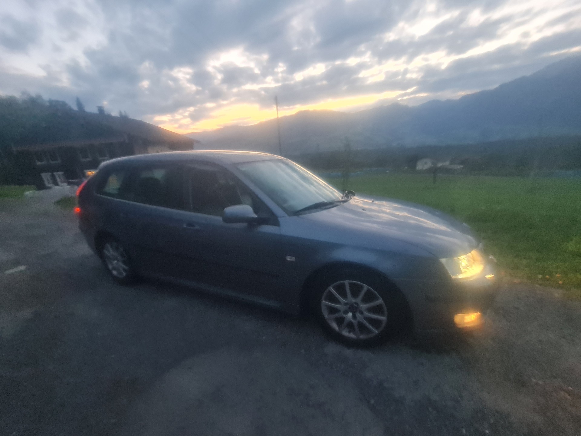 SAAB 9-3 2.0T Vector-image-3
