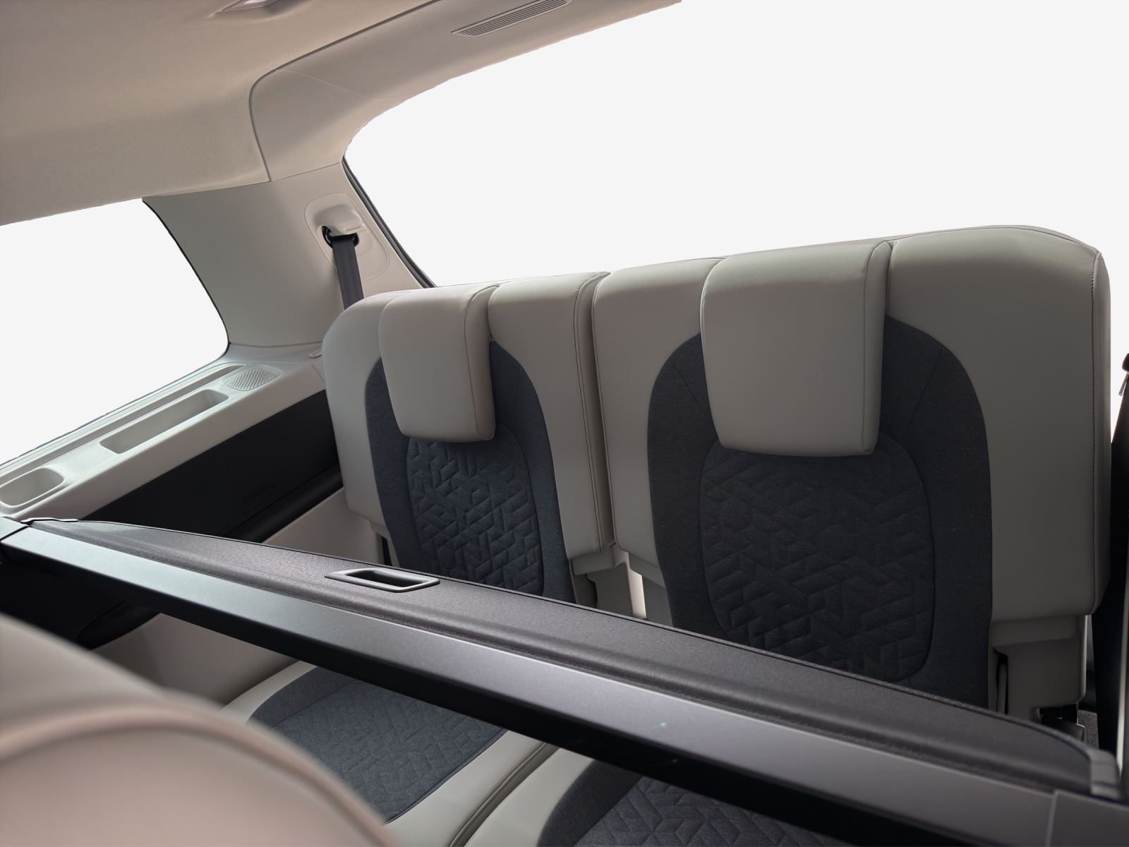 VW ID.Buzz LWB Pro 4 Motion-image-13