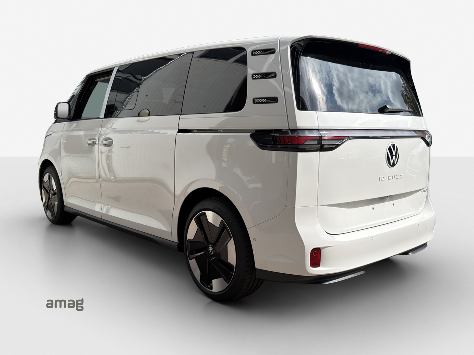 VW ID.Buzz LWB Pro 4 Motion-image-2