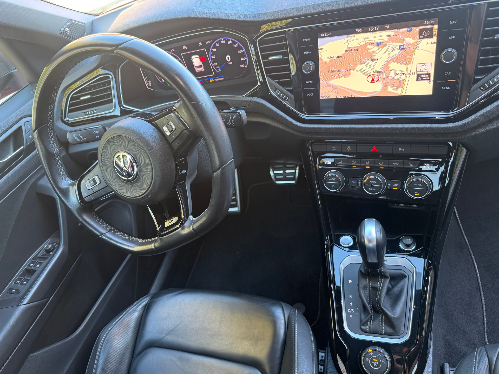VW T-Roc 2.0 TSI R DSG 4Motion-image-8