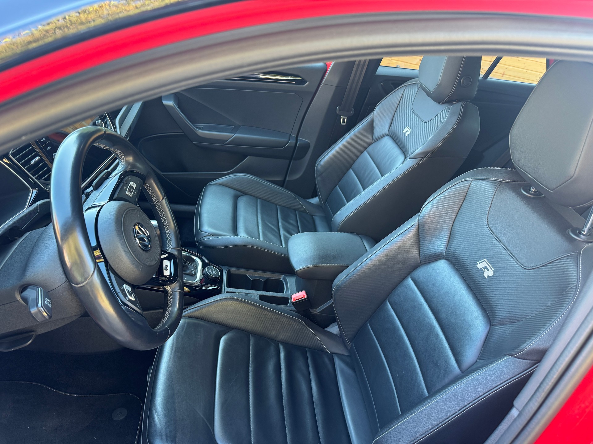VW T-Roc 2.0 TSI R DSG 4Motion-image-6