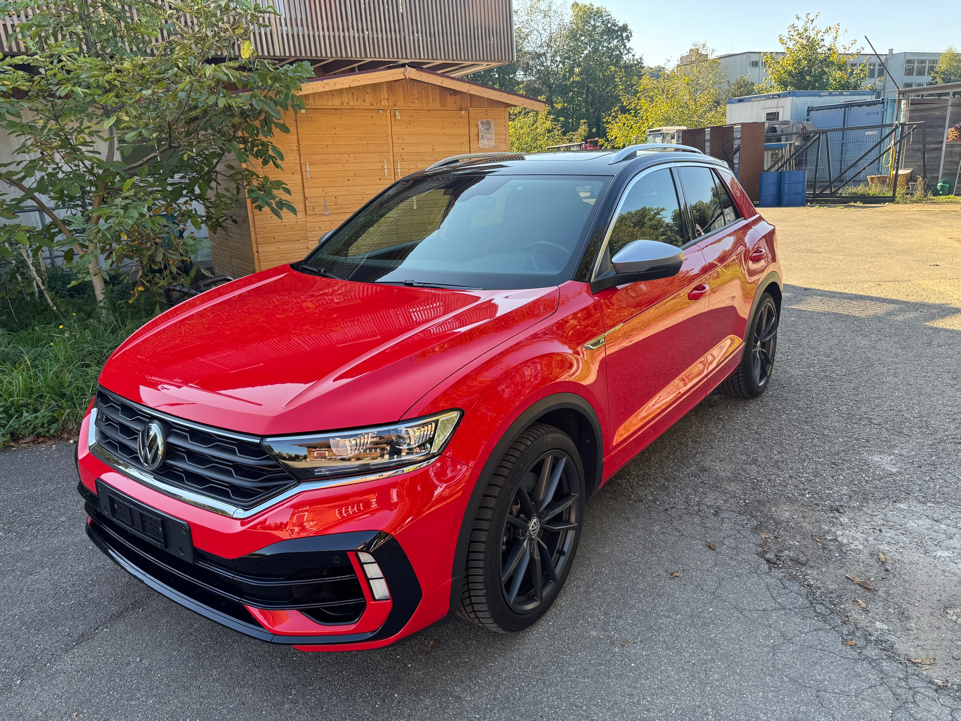 VW T-Roc 2.0 TSI R DSG 4Motion-image-1