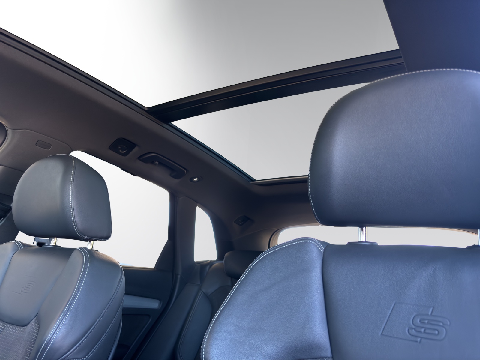 AUDI Q5 2.0 TFSI sport quattro-image-9