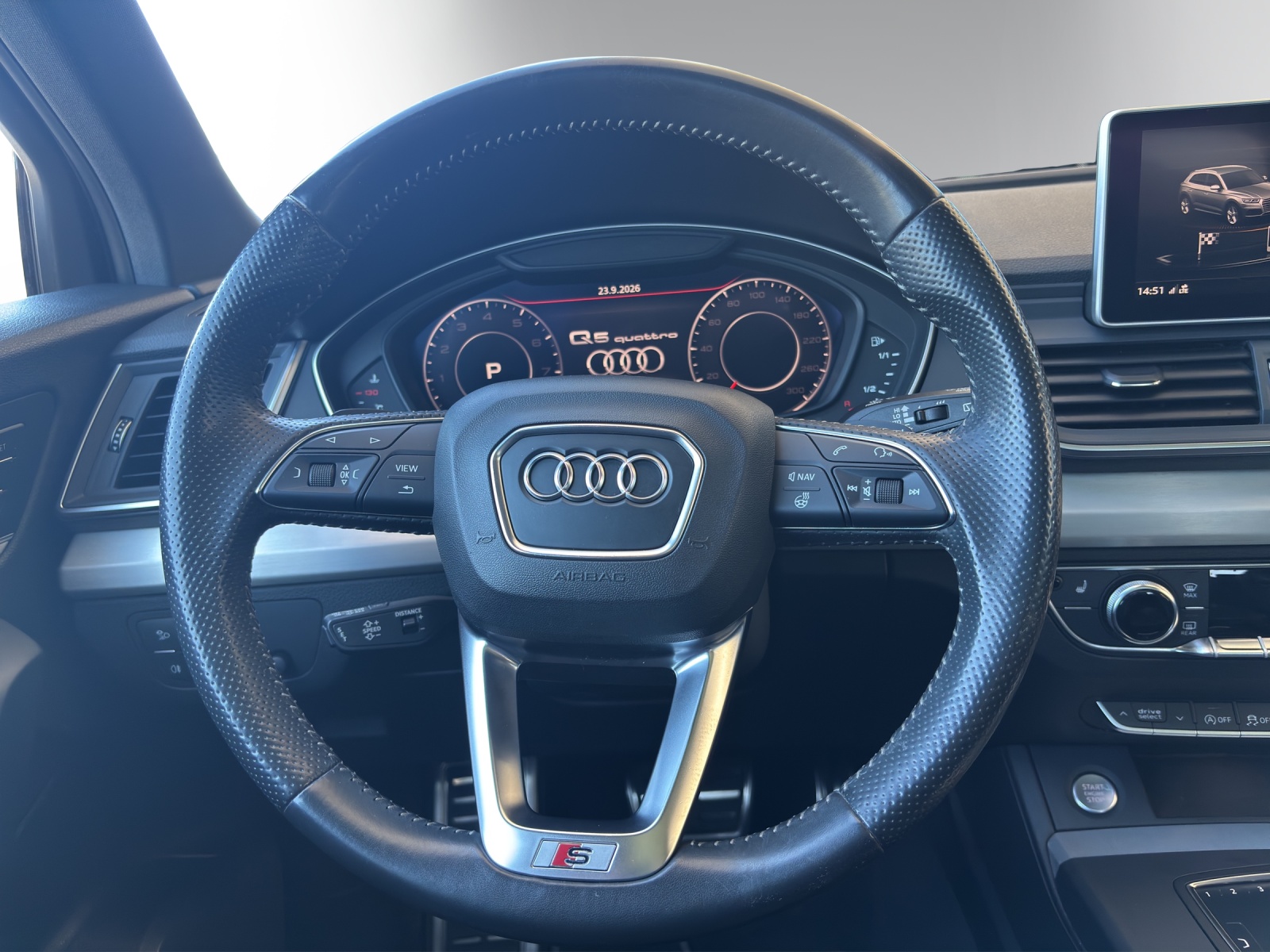 AUDI Q5 2.0 TFSI sport quattro-image-12