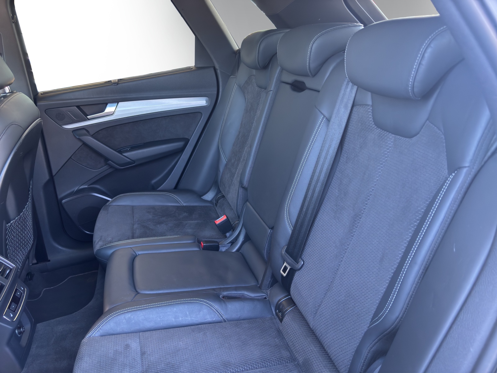 AUDI Q5 2.0 TFSI sport quattro-image-10