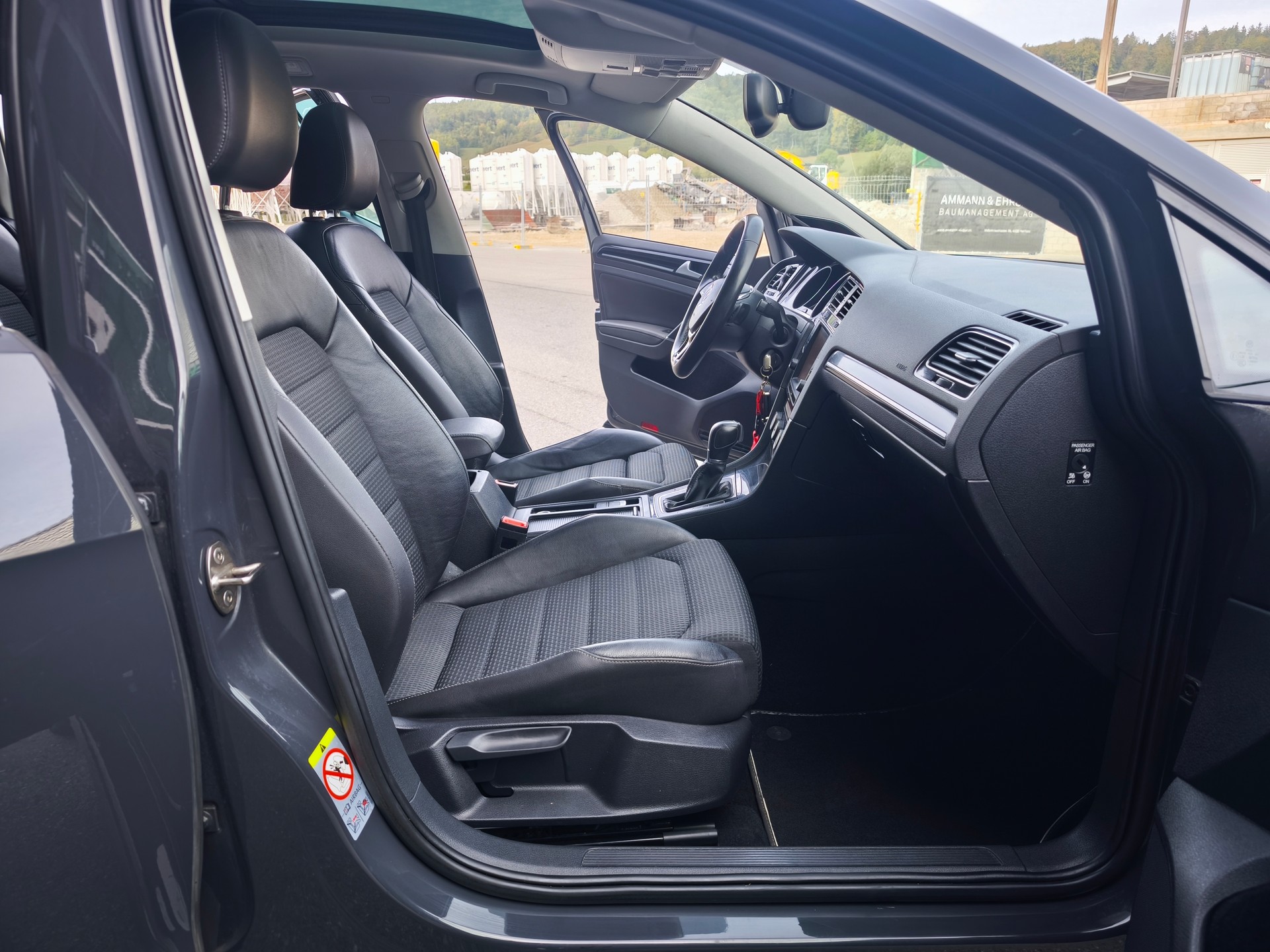 VW Golf Variant 1.4 TSI Highline DSG-image-6
