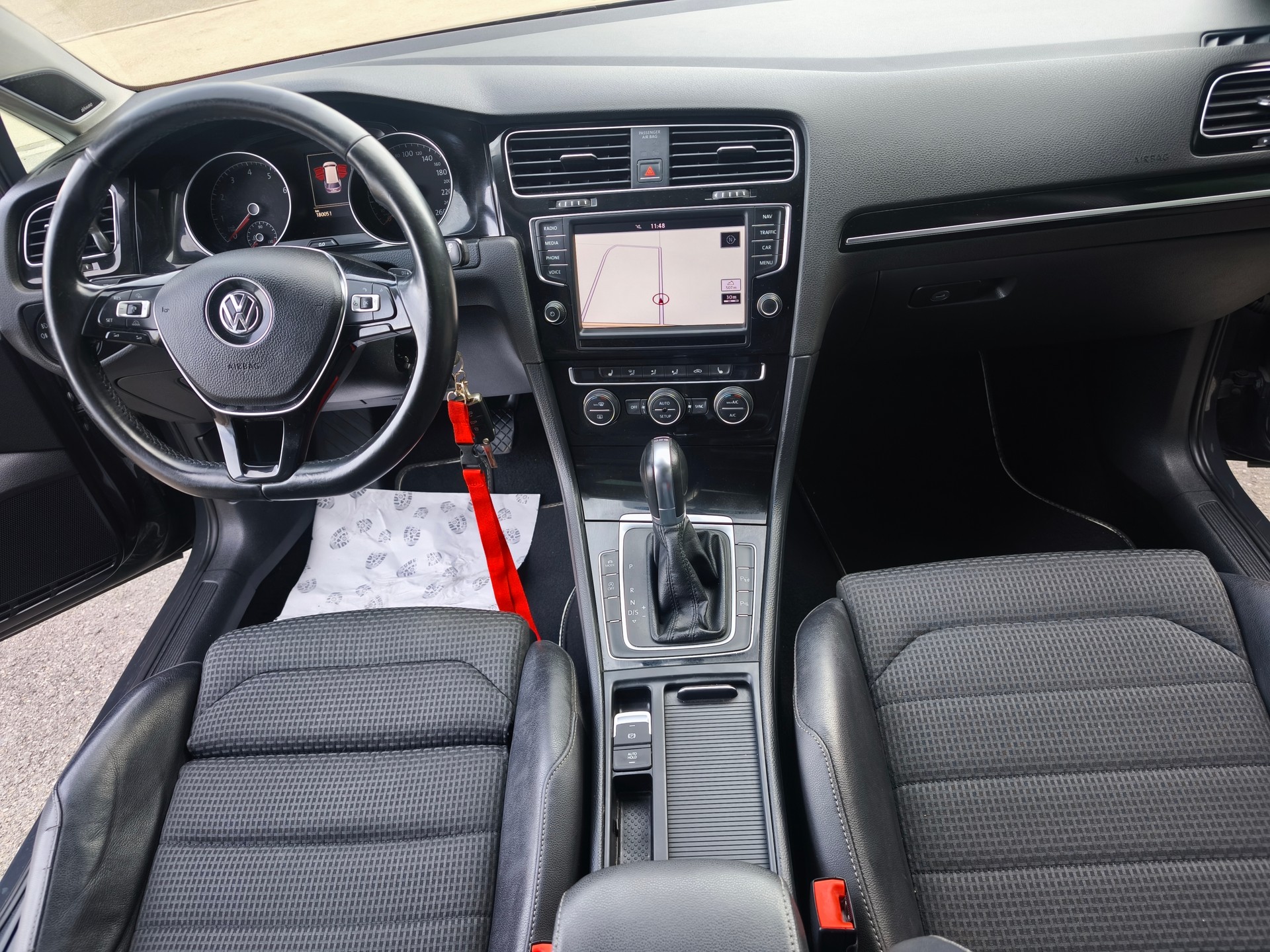 VW Golf Variant 1.4 TSI Highline DSG-image-9